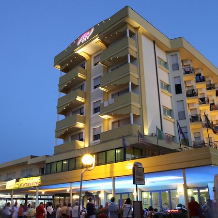 Hotel Montmartre Rimini Esterno foto