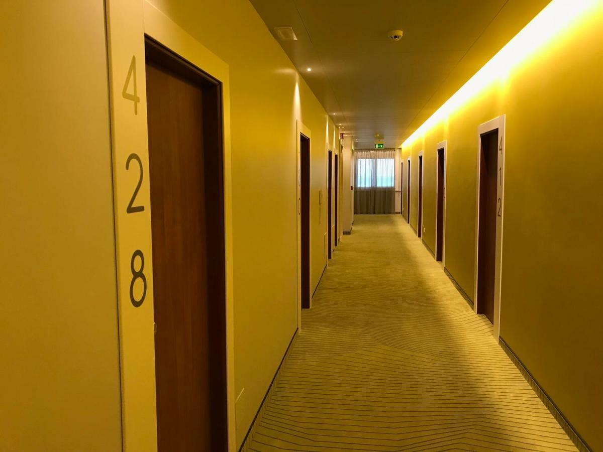 Hotel Montmartre Rimini Esterno foto
